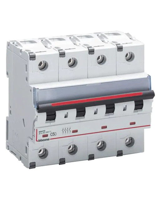 Interrupteur magnétique thermique Bticino 4P C 50A 25kA 4 modules FV84C50