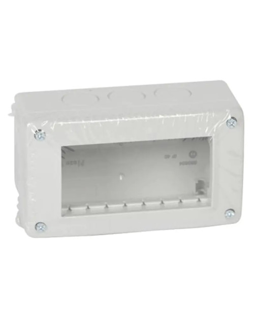 Legrand 4-seater IP40 wall-mounted container 680604